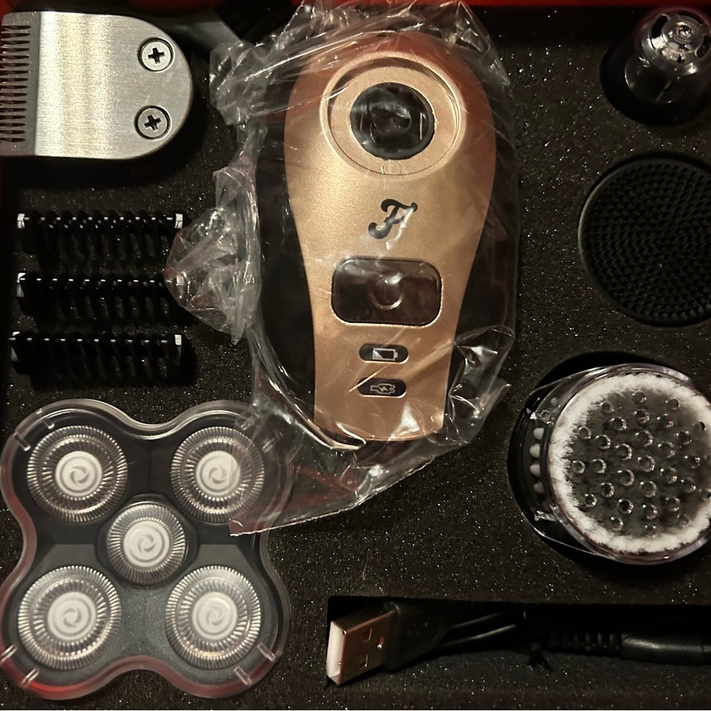 NWOT Freebird Flex Series Shaving Kit - Picture 3 of 3